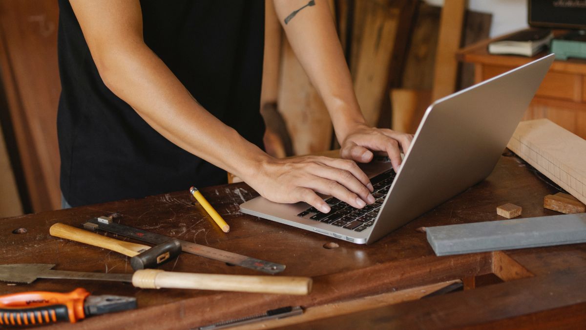 Deze 7 tools zijn heel handig voor zzp'ers — werken vanaf de laptop